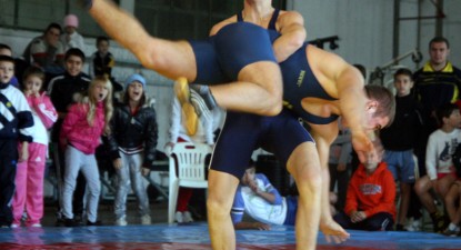 Campionii saltelelor au mușchii lui Hercule - 9ae62beddee12dbc823cd99bc6feaf2c.jpg