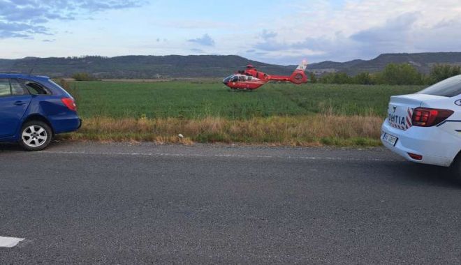 O tânără de 23 de ani, accidentată pe DN14, transportată la spital cu elicopterul SMURD