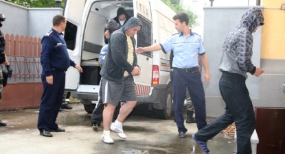 Polițiștii au dejucat jaful secolului la Constanța (galerie foto) - 9bf2f59888976ef90dc2bd083d0a4cb5.jpg