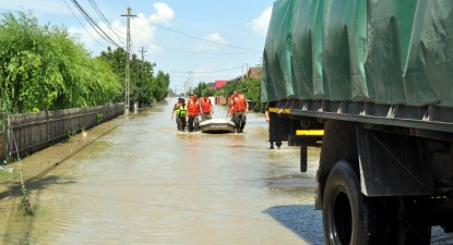 Ajutoarele pentru sinistrați vor putea fi duse în 15 puncte de colectare din județ - 9c013ec811ad3e0db5592484594ecf43.jpg
