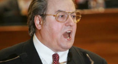 Corneliu Vadim Tudor, urmărit penal - 9db688e386dfe993df9062287d58dee3.jpg
