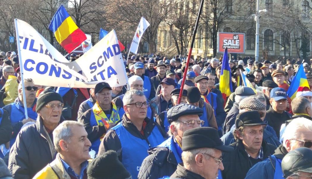 Militarii rezerviști constănțeni își strigă nemulțumirile de la București: „Vrem un program de țară realist” - 9fe949963c7c498690427f0ffc0d70a7-1761734550.jpg