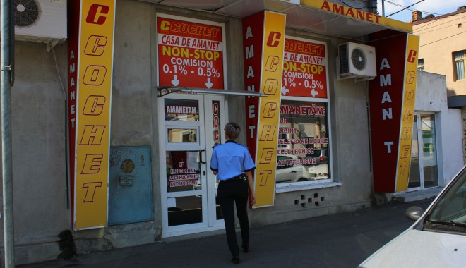 DESCINDERI CU MASCAȚI / Polițiștii controlează casele de amanet din Constanța - 9septembriecaseamanetperchezitii-1410257947.jpg