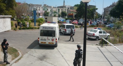 Presupușii cămătari din Piața Chiliei, acuzați că l-au șantajat pe afaceristul Ion Șerban, lăsați în libertate! - a0e171ae0d79a06f286ae0be4ceff4bf.jpg