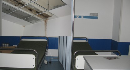 După reabilitare, Unitatea de Primiri Urgențe s-a ales cu igrasie și cu tavanul căzut - a0f56bb43799522951d7a3d3a5b4e597.jpg