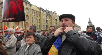 Anticomuniștii din mai multe orașe ale țării au manifestat, ieri, împotriva 