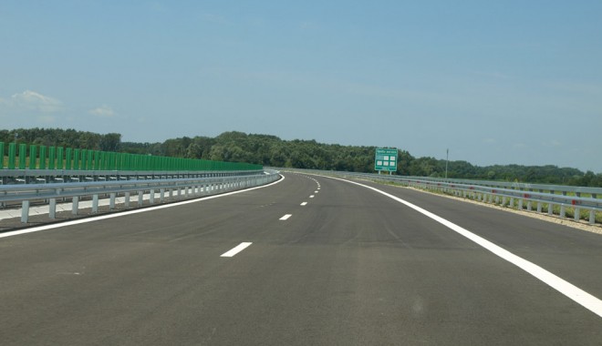 Minor cercetat pentru că a furat din gardul de protecție al Autostrăzii A2 - a2-1349648211.jpg