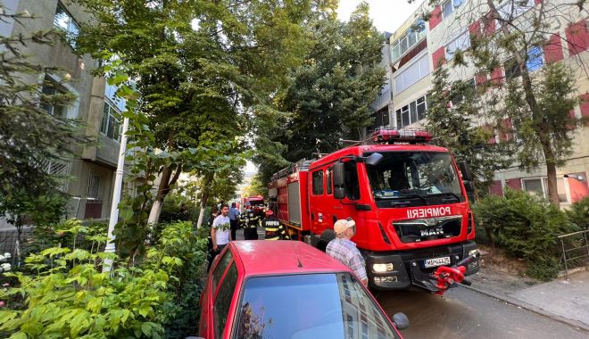 Constanța. Incendiu devastator pe strada BP Hasdeu - a2-1655652016.jpg