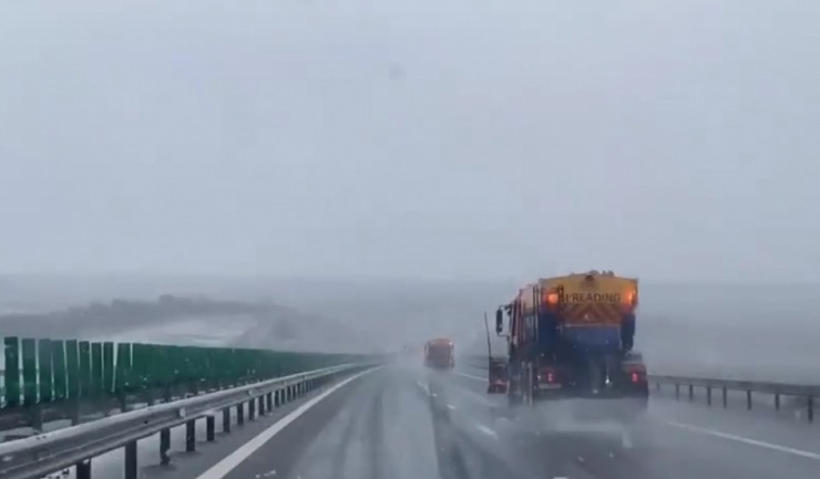 Poliția informează că se circulă pe carosabil umed pe A2, iar porturile la Marea Neagră sunt închise - a2bucuresticonstanta1646031603-1735196479.jpg