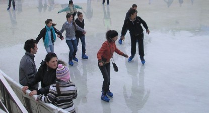 Elevi din Pecineaga, aduși cu arcanul la patinoar - a4daa5e1560dfd8a5c57a60a4690ea16.jpg
