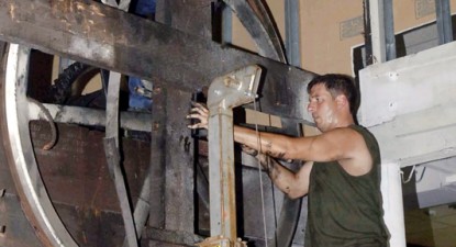 Lifturile din majoritatea blocurilor constănțene - hârburi comuniste - a826e7e3851f04b576471ad4450abc4d.jpg