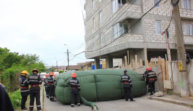Șantaj emoțional sau disperare: A vrut să-și lase fetițele orfane dintr-o decepție în dragoste - aamenintat2-1432571910.jpg