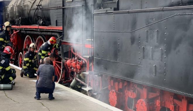 Locomotiva Trenului Regal a luat foc. Trei echipaje de pompieri au intervenit pentru stingerea incendiului - ab144c4710c7d3014dd578054ab58b63-1685551143.jpg