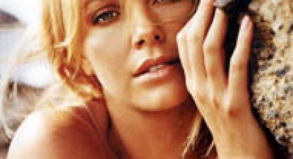 Charlize Theron va lansa o colecție de încălțăminte în scopuri caritabile - ab24196958cfb05be30a2e61f67f9945.jpg