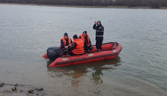 Alertă în judeţul Constanţa. Bărbat dispărut în Dunăre, căutat de scafandri - ab3c0db14b864cf4b9d1080ff49f31f9-1609232358.jpg