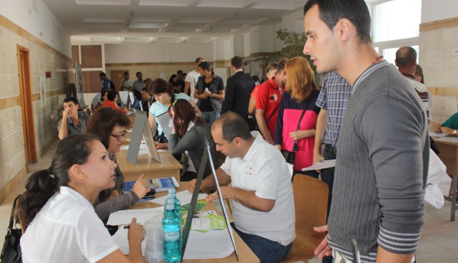 Ce șanse mai au absolvenții care au ratat bacalaureatul 2013 - absolventi-1372790356.jpg