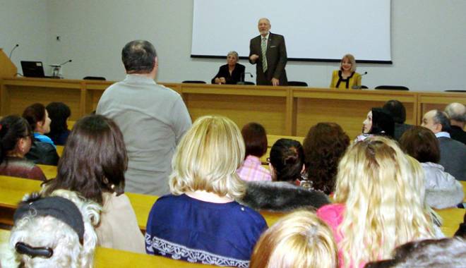 Absolvenții șaguniști s-au întâlnit de Ziua Internațională a Fericirii - absolventiisagunistiseintalnesc-1427039016.jpg