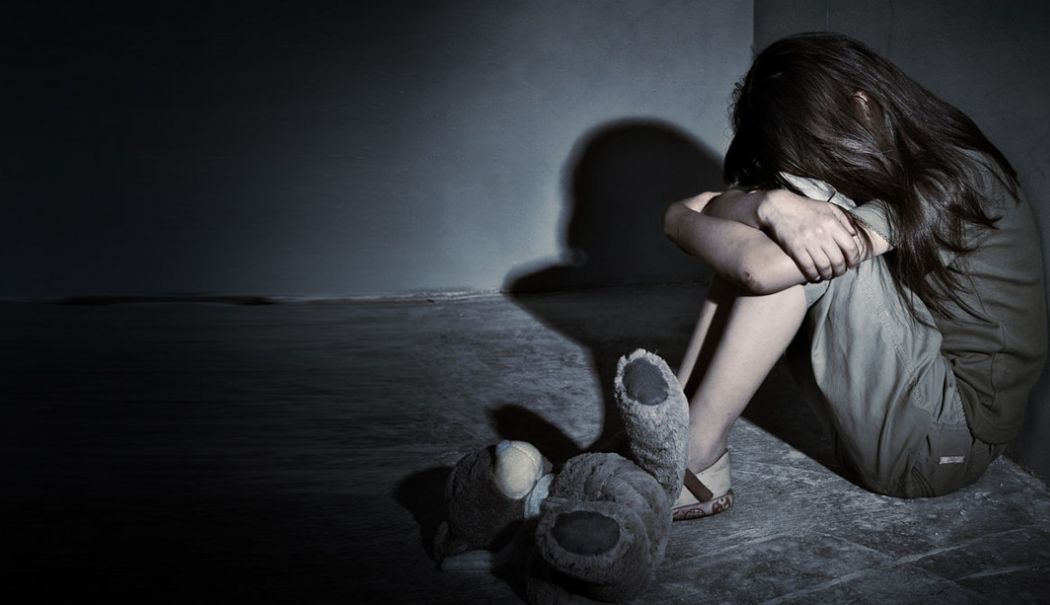 Tânăr de 24 de ani, cercetat penal după ce a lăsat însărcinată o fată de 13 ani - abuz-minora-1733317338.jpg