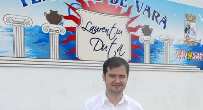 Teatrul de Vară din Năvodari poartă numele cântărețului Laurențiu Duță - ac6ee3bee3110f902273dd14defaf907.jpg