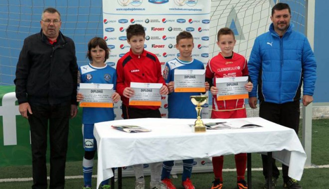 Academia Hagi a câștigat etapa inaugurală a Cupei Danone - academia-1395683805.jpg