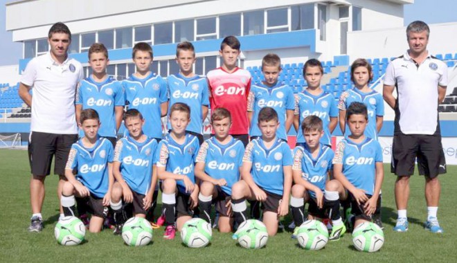 Academia Hagi, rezultate remarcabile la Cupa E-On Kinder 2014 - academia-1410284318.jpg