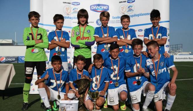 Fotbal: Cupa Hagi Danone rămâne la Constanța - academia-1433232213.jpg