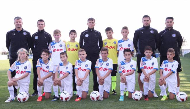 Academia Hagi 2004, parcurs remarcabil la Brașov Indoor Cup - academiahagi-1424716135.jpg