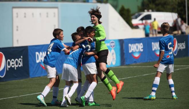 Fotbal: Academia Hagi, calificată în finala Cupei Hagi Danone - academiahagi-1433156025.jpg