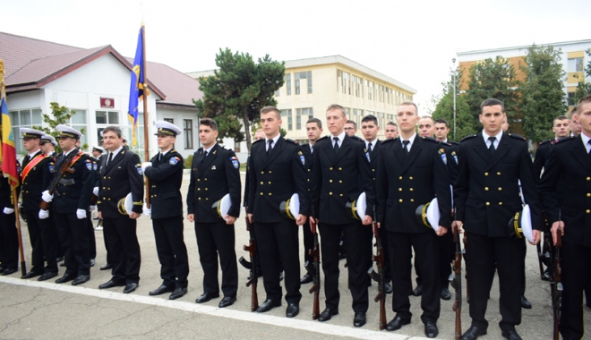 Promisiuni solemne, cu lacrimi și mândrie în suflet. Viitorii ofițeri și maiștri militari de marină au depus jurământul - academianavala8-1508860325.jpg