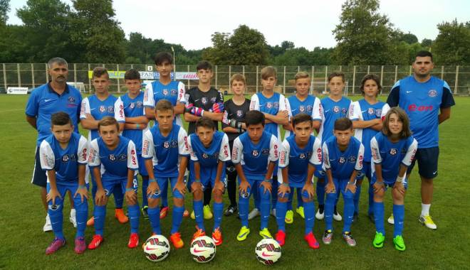 Fotbal: Juniorii Academiei Hagi au cucerit Envima Cup 2015 - academie-1439717836.jpg