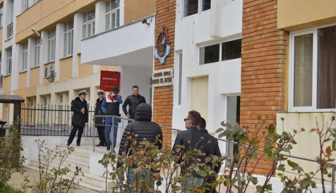 SCANDALUL DE LA ACADEMIA NAVALĂ. PROFESORI SUB CONTROL JUDICIAR, PENTRU LUARE DE MITĂ - academiemircea14787993341-1479211311.jpg