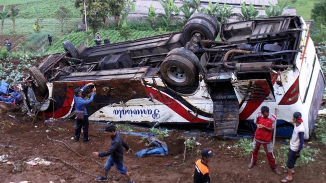 Indonezia: Cel puțin 21 de morți, după ce un autobuz a căzut într-o prăpastie - acc-1536414546.jpg