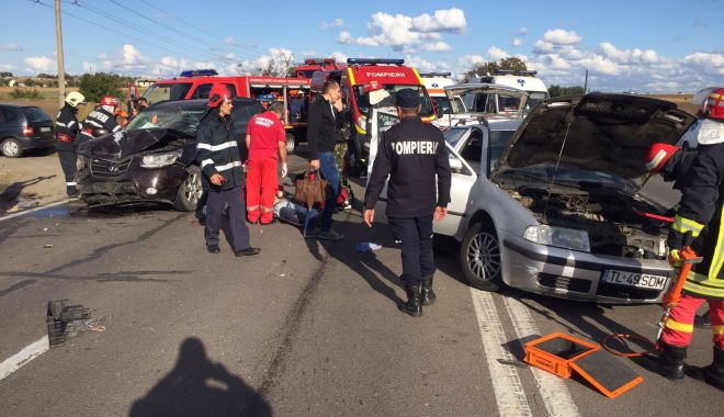 Accident grav la ieșire din Constanța! Mai multe ambulanțe sunt la fața locului - acc-1537970447.jpg