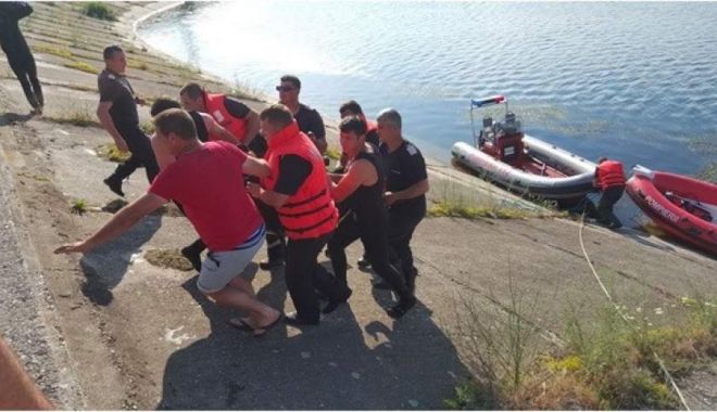 Un copil de 13 ani a murit înecat într-un lac din Tulcea. Fratele lui geamăn a fost internat - acc-1565528658.jpg