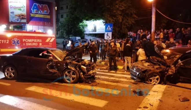 VIDEO / Un tânăr care transmitea live pe Facebook în timp ce conducea a produs un accident cu 6 victime - acc-1591079938.jpg