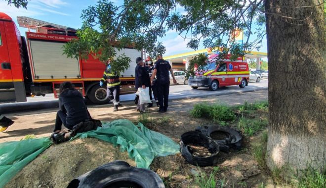ACCIDENT RUTIER GRAV / Șapte persoane au fost rănite, după ce un microbuz a intrat într-un TIR - acc-1591177375.jpg