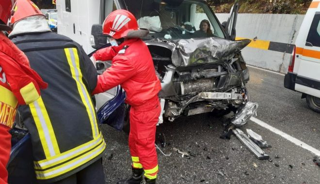 Accident devastator / Logan distrus complet de o autorulotă - acc-1634393334.jpg