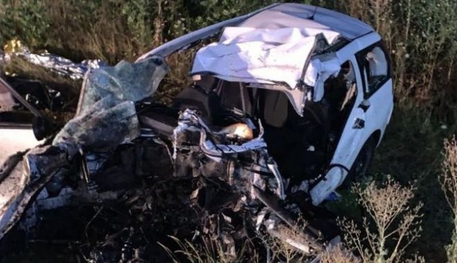 TRAGEDIE RUTIERĂ PE ȘOSEA! Doi adulţi şi trei copii au murit, după o coliziune frontală