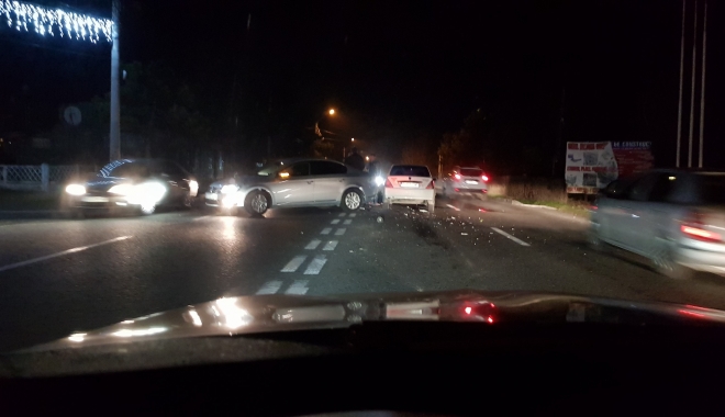 ACCIDENT RUTIER LA EFORIE SUD. DOUĂ MAȘINI IMPLICATE - acc1-1515742347.jpg