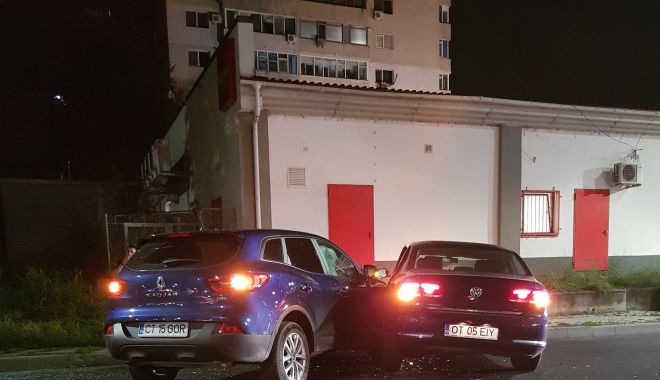 Accident rutier pe bulevardul Aurel Vlaicu. Două autoturisme au fost avariate - acc1-1530688900.jpg