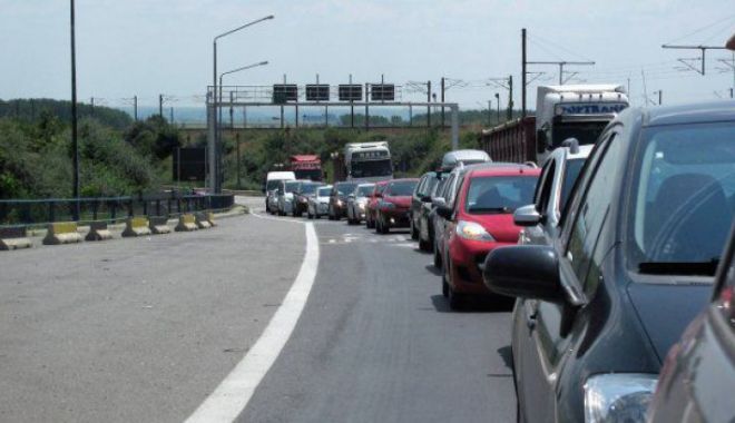 ACCIDENT GROAZNIC pe Autostrada Soarelui. Sunt implicate două autovehicule. Coadă de peste 10 km către Capitală - acc1-1532618971.jpg