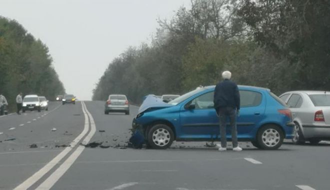 ACCIDENT RUTIER spectaculos, la Tuzla. Două autoturisme făcute praf! GALERIE FOTO - acc1-1572344800.jpg