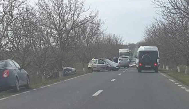 ȘOSEAUA BLESTEMATĂ! Două accidente grave în mai puțin de 12 ore, în același loc, la Constanța. O PERSOANĂ A MURIT! - acc11512552111-1512552652.jpg