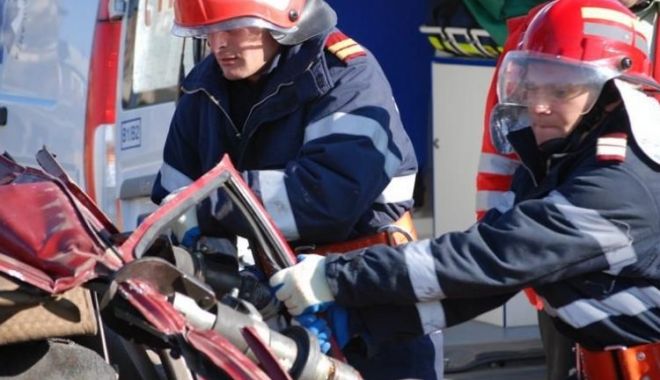 Accident rutier grav în localitatea Nicolae Bălcescu. Două persoane sunt încarcerate - acc123-1527777474.jpg