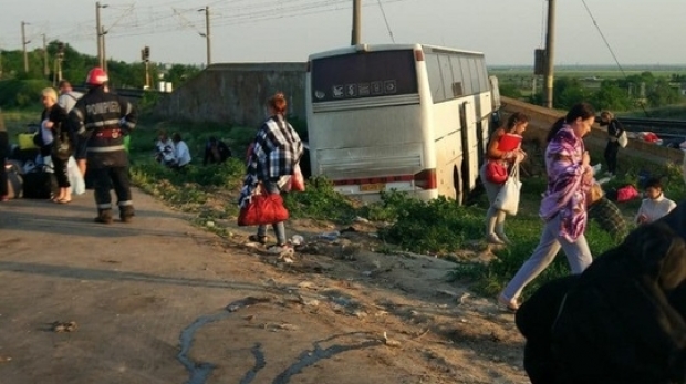 GRAV ACCIDENT RUTIER, între un autocar și un autoturism cu numere de CONSTANȚA! SUNT 8 VICTIME! - acc146570000-1525675930.jpg