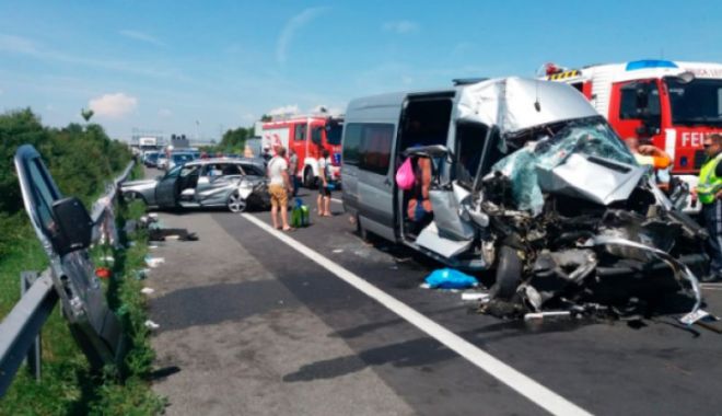 Accident rutier grav pe DN 7 cu 21 persoane implicate. A fost activat Planul Roșu de Intervenție - acc2-1565528911.jpg