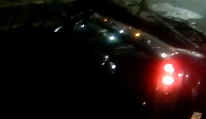 FOTO. Accident grav azi-noapte în Constanța! O mașină a căzut într-o groapă - acc3-1535527035.jpg