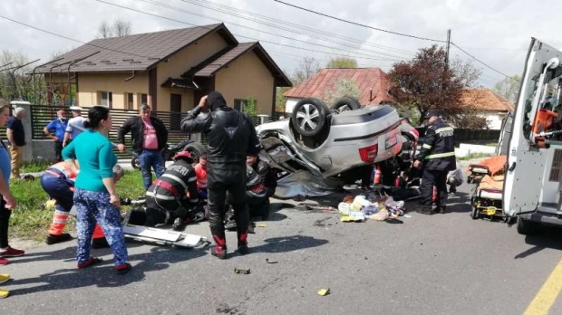 Accident groaznic: un motociclist mort și trei persoane dintr-o mașină, rănite - acc64898500-1556305047.jpg
