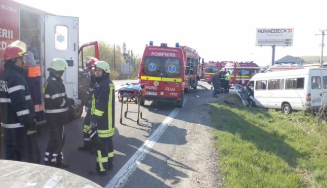 Microbuz cu 14 persoane, implicat într-un grav accident. A FOST ACTIVAT PLANUL ROȘU - accccc-1591769309.jpg