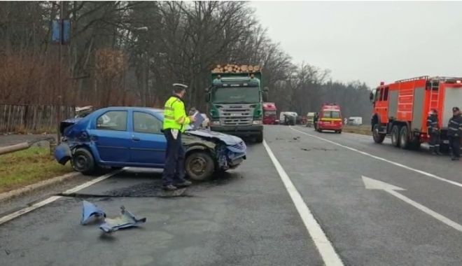 Accident cu OPT mașini pe DN1. Mai multe persoane au avut nevoie de îngrijiri - accdn145099200-1553155480.jpg